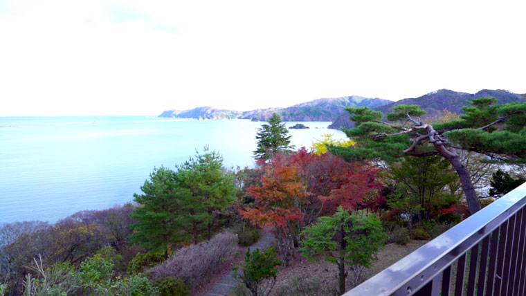釜石観音が見つめる釜石湾の風景